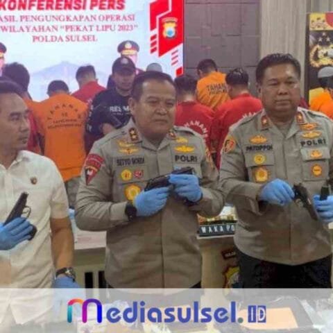 Minimalist Breaking News YouTube Thumbnail 20230830 152955 0000 11zon