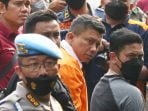 ferdy sambo pakai baju tahanan saat muncul di duren tiga akh rftn