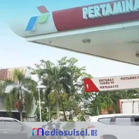 Blue White Modern News Twitter Post 3 1