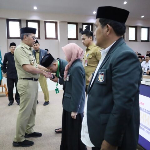 Dokumen istimewa; Photo Danny Pomanto melepas kontingen Kafilah Kota Makassar MTQ XXXIII di Ruang Sipakatau Balai Kota, Senin (29/4).