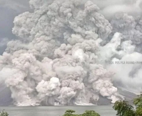 Erupsi Gunung Ruang Manado Berpotensi Ciptakan Tsunami 25 Meter