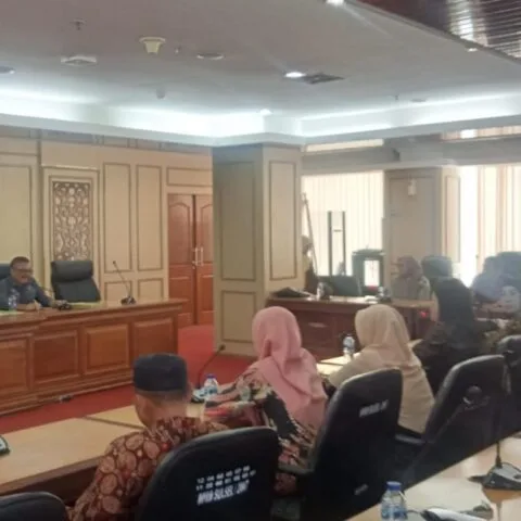 Puluhan Arsiparis Ahli Muda SMA, SMK dan SLB Meminta Penyetaraan TPP ke Pemprov Sulsel Dimomen Hardiknas 2024