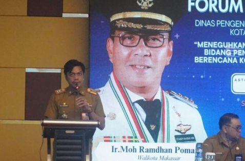 FireShot Capture 2328 Pj Sekda Makassar Firman Pagarra Buka Forum SKPD