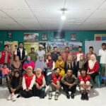 Petani Arungkeke Palantikang Antusias Coba Alat Penabur Pupuk Karya Mahasiswa UNHAS