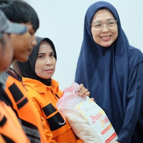 9f6f9078 b32d 4c5d aed5 9664bf183f1f