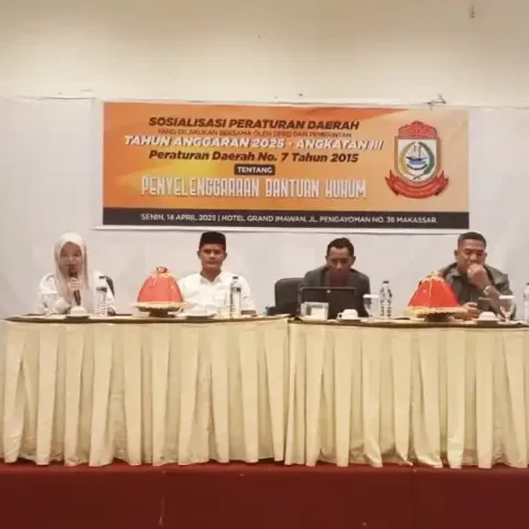 nggota DPRD Kota Makassar, Adi Akbar, menggelar sosialisasi Perda No. 7/2015 tentang Penyelenggaraan Bantuan Hukum