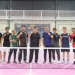 Camat Wajo dan Sekcam Sharing-Evaluasi bersama Petugas Kebersihan 3 Wali Kota Makassar Main Padel Bareng SKPD: Bangun Kekompakan Lewat Olahraga