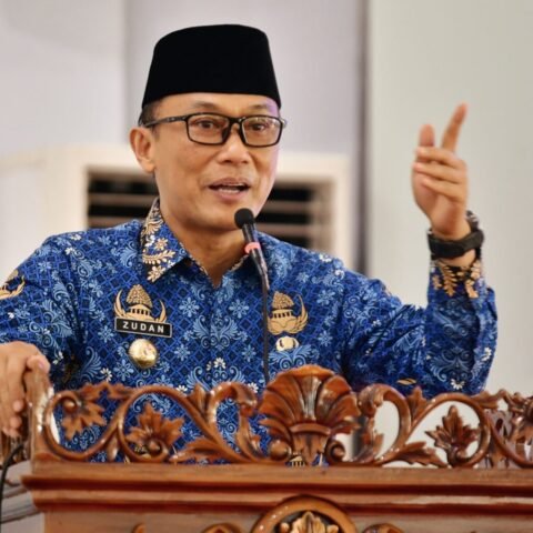 prof zudan 1536x1025 1