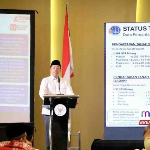 Menteri ATR/Kepala BPN, Nusron Wahid, saat menyampaikan target sertipikasi 95% tanah wakaf dalam Rapat Kerja Nasional Badan Wakaf Indonesia (Rakernas BWI) di Jakarta, Rabu (6/8/2025). [Foto: Dok. ATR/BPN]