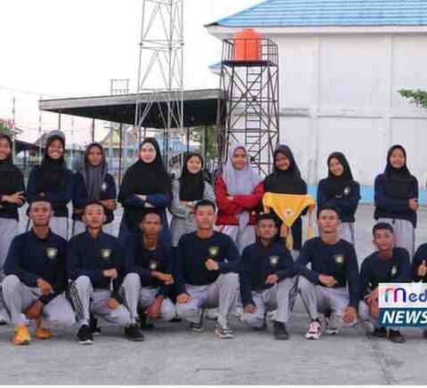 Foto bersama 16 anggota Paskibra Kecamatan Maros Baru usai latihan intensif jelang HUT ke-80 RI, Rabu (13/8/2025)