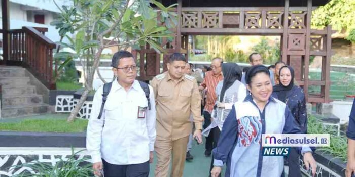 Wali Kota Makassar Jamuan Titiek Soeharto dan Mentan Amran Sulaiman di Atas Phinisi