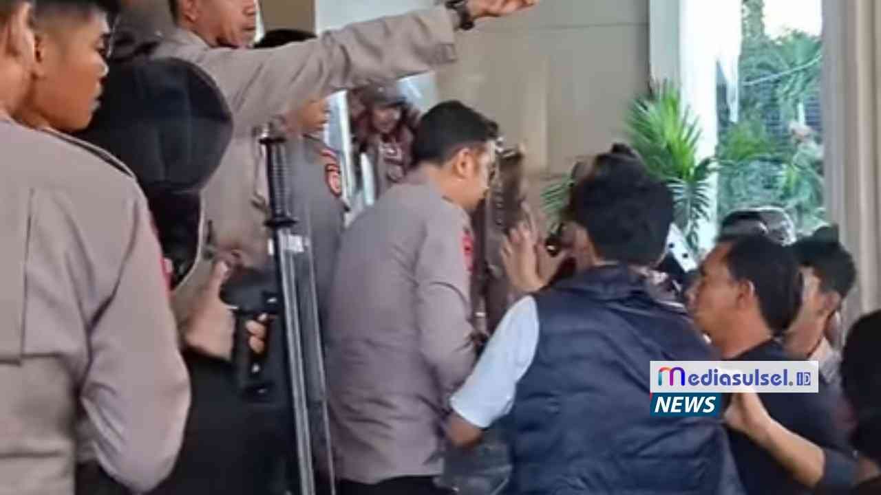 Demo menolak kenaikan Pajak Bumi dan Bangunan Perdesaan dan Perkotaan (PBB-P2), di Bone juga sempat ricuh, Selasa (12/8/2025) dok Istimewa