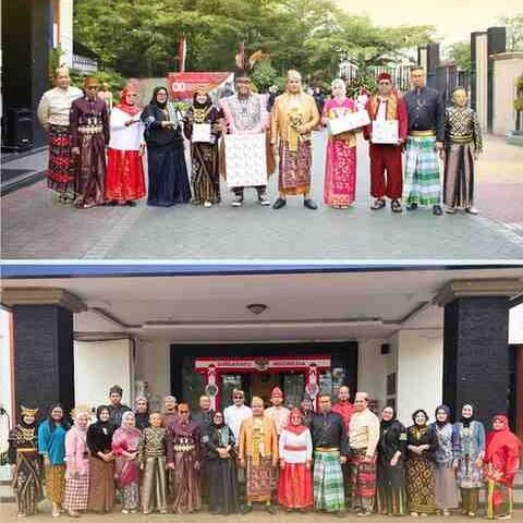 Peserta upacara di Kantor Pertanahan Kota Makassar mengenakan busana adat dalam rangka peringatan HUT ke-80 RI.