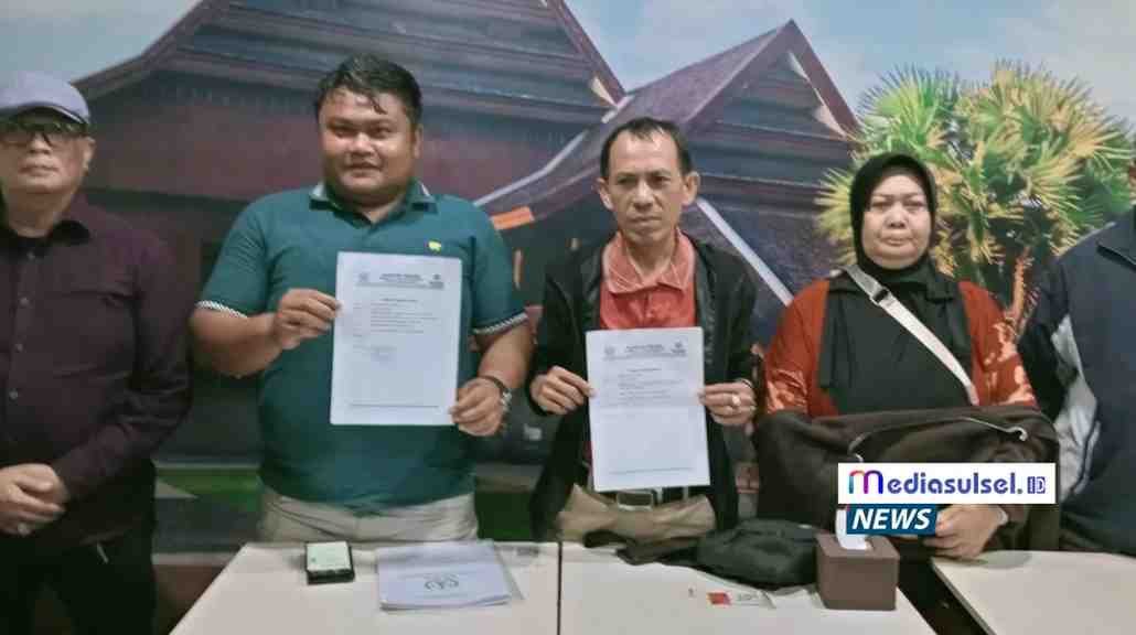 Kuasa hukum ahli waris almarhumah Paraki, Asywar S.T., S.H., saat memberikan keterangan pers terkait laporan dugaan mafia tanah Kuasa hukum ahli waris almarhumah Paraki, Asywar S.T., S.H., saat memberikan keterangan pers terkait laporan dugaan mafia tanah