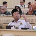 "Menteri ATR/BPN Nusron Wahid memaparkan progres pendaftaran tanah dalam RDP bersama Komisi II DPR RI, Jakarta, 8 September 2025."