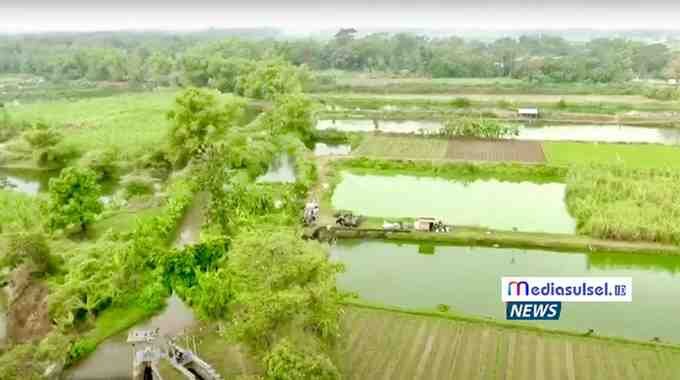 Potensi air Desa Rejoagung, Jombang, bertransformasi jadi sumber ekonomi lewat Reforma Agraria (penataan akses). Pemda bersama Kementerian ATR/BPN membentuk tiga kelompok budidaya ikan—Mina Rejo, Mina Jaya Berkah, dan Mina Agung—yang kini menggerakkan ekonomi desa.