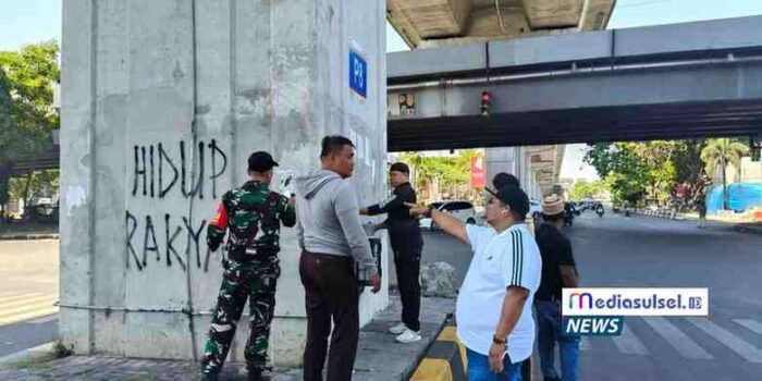 Flyover Makassar Dicoret Demonstran, Laskar Garuda Indonesia Bersatu Aksi Bersih-Bersih