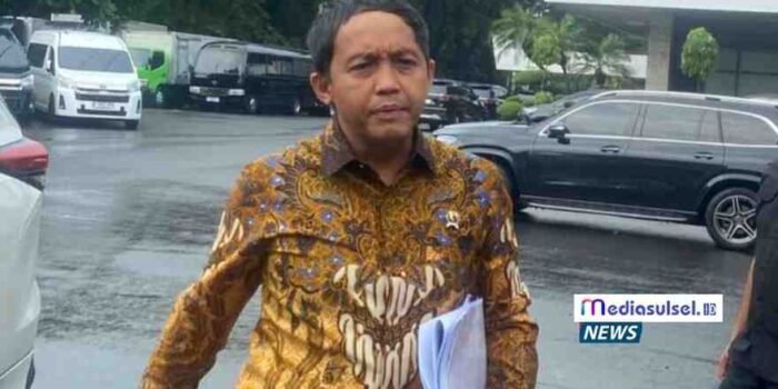 Raja Juli Antoni Minta Maaf ke Prabowo soal Viral Main Domino Bareng Karding