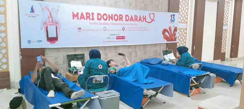 Manajemen dan staf Aerotel Smile Hotel Makassar merayakan HUT ke-13 dengan penuh kebersamaan dan rasa syuk hotel 1