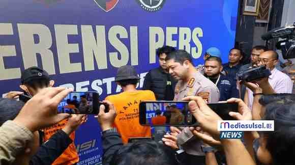 MA saat diinterogasi Kapolrestabes Makassar, Kombes Pol Arya Perdana (Foto: Humas Polrestabes Makassar)