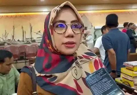 Legislator PPP DPRD Makassar, Umiyati, menyampaikan sikap fraksi soal rencana daycare ASN. Ia mendorong pilot project di ruang Balai Kota dengan SDM terlatih sebelum opsi pembangunan gedung baru (Foto: istimewa).