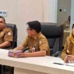 Kepala Dinas Pertanahan Kota Makassar, Dra. Hj. Sri Sulsilawati, M.Si, menghadiri rapat pembahasan alternatif skema pembangunan SJUT di Ruang Rapat Sekda Kota Makassar, Senin (6/10/2025).