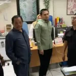 Legislator DPRD Makassar melihat fasilitas RSUD Daya sambil berdialog dengan pihak rumah sakit.