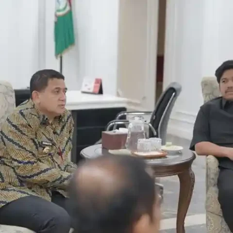 Wali Kota Makassar Munafri Arifuddin menerima audiensi Fraksi API DPRD Makassar di Balai Kota, Jumat (2/5/2025). Foto: Istimewa