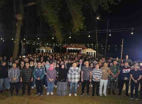 Wali Kota Makassar Munafri Arifuddin menutup Retret Lurah 2025 di Malino, didampingi Melinda Aksa dan Sekda Andi Zulkifli Nanda, Sabtu malam (11/10/2025). (Foto: Humas Pemkot Makassar)