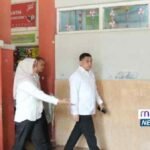 Lurah Gaddong & Dinsos Tangani OTK di Kawasan Masjid Raya Makassar 1 Munafri Sidak SDN Inpres Monginsidi, Temukan Kursi Kurang & Dinding Retak