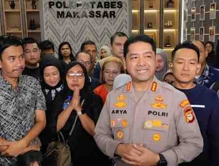 Bilqis (4) yang sempat hilang sepekan akhirnya ditemukan selamat. Kapolrestabes Makassar Kombes Pol. Arya Perdana memastikan kondisi sehat, tanpa tanda penganiayaan, dan sudah diserahkan ke orang tua. Tim Jatanras Polrestabes & Reskrim Polsek Panakkukang menemukan Bilqis di Merangin, Jambi (Sabtu, 8/11). DPPPA Makassar siap dampingi pemulihan psikologis. Tetap waspada jaga anak.