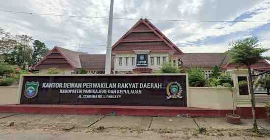 Photo : Kantor DPRD Pangkep Viral Status WA Soal Dugaan Fee Proyek di Pangkep, BK DPRD Diminta Turun Tangan