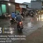 Jalan Poros Makassar–Galesong Rusak di Bontonompo, Warga Desak Perbaikan Cepat