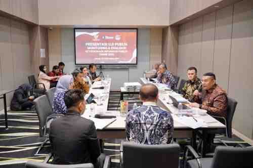 Wamen ATR/BPN, Ossy Dermawan, memaparkan strategi keterbukaan informasi dan transformasi digital layanan pertanahan dalam Uji Publik Monitoring dan Evaluasi KIP 2025 di Grand Mercure Hotel Kemayoran, Jakarta, Rabu (19/11/2025). WhatsAppImage2025 11 19at15.19.33