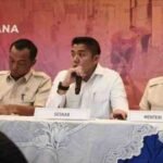 Tudingan Pemerintah Lambat, Seskab Teddy: Kepala BNPB Sudah di Sumatera Sejak Awal