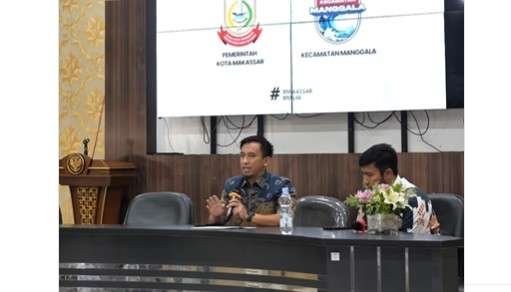 Kadis DLH Makassar Helmy Budiman memberikan sambutan pada penandatanganan pelepasan hak dan penyerahan dokumen asli sertifikat lahan TPA Tamangapa, Senin (22/12/2025). Screenshot2025 12 2410065