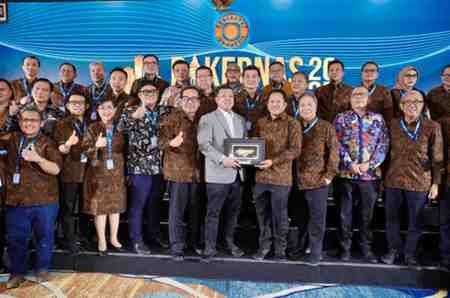 LP2B Harus Dilindungi, Menteri ATR/BPN Minta REI Stop Beli Sawah untuk Perumahan WhatsAppImage2025 12 05at15.58.50