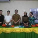 SD Inpres Layang Bertingkat Makassar Upacara HGN-PGRI 2025, Sekaligus Lepas Mahasiswa Kampus Mengajar 1 SMPN 3 Makassar Bikin English Book Club, Libatkan Siswa dan Anak Refugee