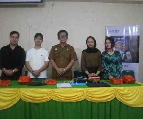 Bersama Anak Pengungsi dan IOM, SMPN 3 Makassar Gelar English Book Club WhatsAppImage2025 12 17at23.14.42