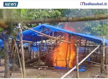 Kerap Dipakai Judi Sabung Ayam, Arena di Jeneponto Digerebek dan Dibakar Aparat Screenshot2026 01 2413221