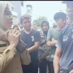 Tertibkan Bangunan di Atas Drainase, Lurah Parang Layang Terbitkan SP1 untuk PKL di Jalan Ujung