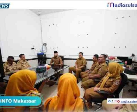 Camat Ujung Tanah Andi Unru didampingi Sekcam Akhdar Darwin memimpin rapat koordinasi evaluasi kinerja lurah dan pejabat struktural di Ruang Rapat Kantor Camat Ujung Tanah, Senin (23/2/2026) Camat Ujung Tanah Andi Unru didampingi Sekcam Akhdar Darwin memimpin rapat koordinasi evaluasi kinerja lurah dan pejabat struktural di Ruang Rapat Kantor Camat Ujung Tanah, Senin (23/2/2026)