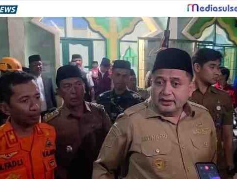 Wali Kota Makassar Munafri Tinjau Langsung Pengungsi di Blok 10 Antang, Tengah Malam