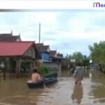 Banjir Rendam Kampala Maros, Warga Gunakan Perahu untuk Beraktivitas