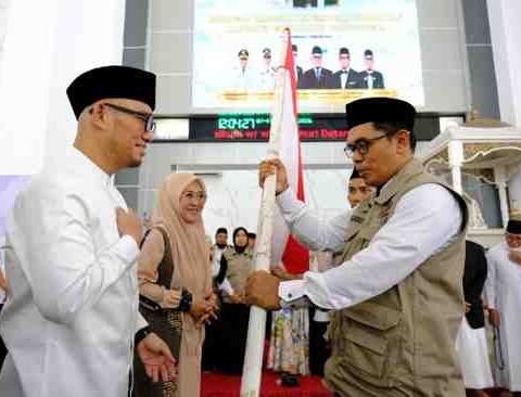 Kuota Haji Gowa Meningkat, Wamenhaj dan Bupati Gowa Lepas 1421 JCH