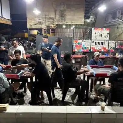 Pengurus Provinsi (Pengprov) ORADO Sulawesi Selatan melaksanakan sosialisasi olahraga domino malam ke-8 di Warkop WIM 23, Jalan Perintis Kemerdekaan, Kecamatan Biringkanaya, Kota Makassar, Sabtu (28/2/2026).