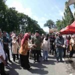 Lagi Ramai Pemilu RT/RW di Makassar, Gajinya Capai Jutaan per Bulan! Tertarik Daftar? 2 Wali Kota Munafri Tinjau Pasar Murah di Makassar, Beras 5 Kg Dijual Rp57 Ribu