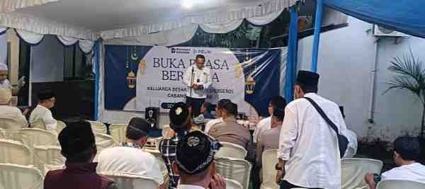 Suasana kebersamaan keluarga besar PT PELNI (Persero) Cabang Makassar saat mengikuti kegiatan buka puasa bersama dalam rangka Ramadan 1447 Hijriah di Kantor PELNI Makassar. Suasana kebersamaan keluarga besar PT PELNI (Persero) Cabang Makassar saat mengikuti kegiatan buka puasa bersama dalam rangka Ramadan 1447 Hijriah di Kantor PELNI Makassar.