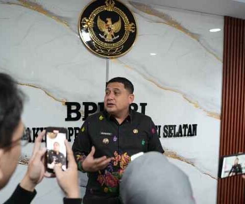 Wali Kota Munafri, Makassar Jadi yang Pertama Serahkan LKPD 2025 ke BPK Sulsel Wali Kota Munafri, Makassar Jadi yang Pertama Serahkan LKPD 2025 ke BPK Sulsel