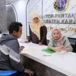 Libur Nyepi dan Idulfitri, Kantor Pertanahan Tetap Buka Layanan Terbatas 18–24 Maret 2026 1 Ambil Sertipikat di Akhir Pekan, Warga Karawang Puji Layanan PELATARAN BPN